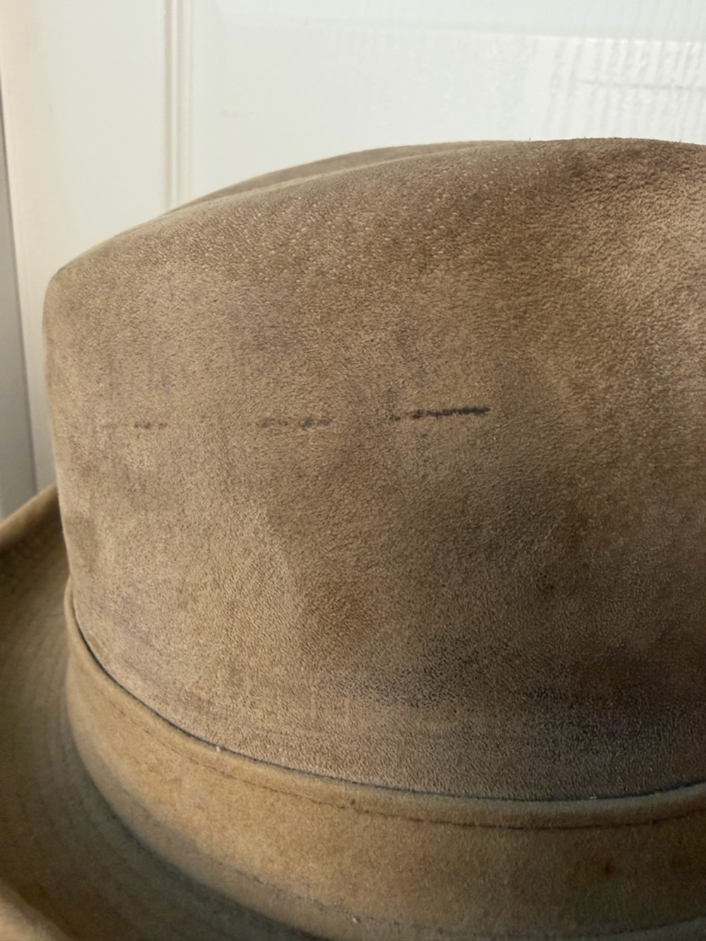 Vintage Dobbs Genuine Suede Fedora Hat – Classic Tan| Made in USA - Picture 4 of 7